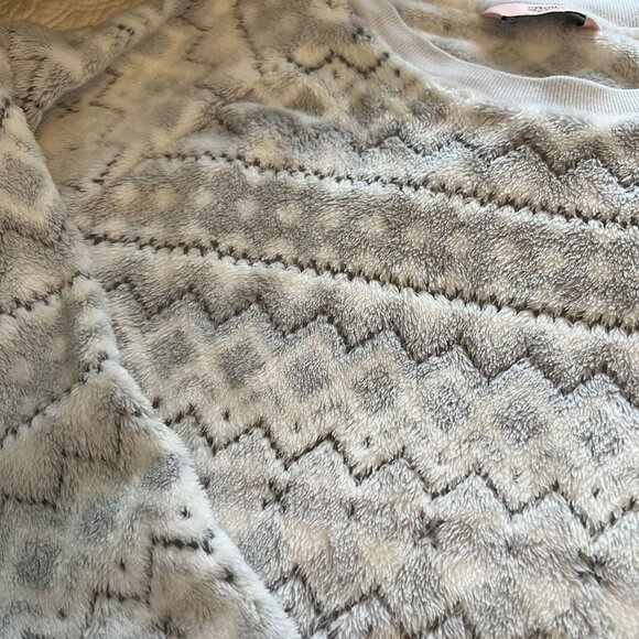 Boux Avenue Cozy Fleece Short and Crewneck Sweater Sleepwear Lounge Set Coord - Picture 5 of 9